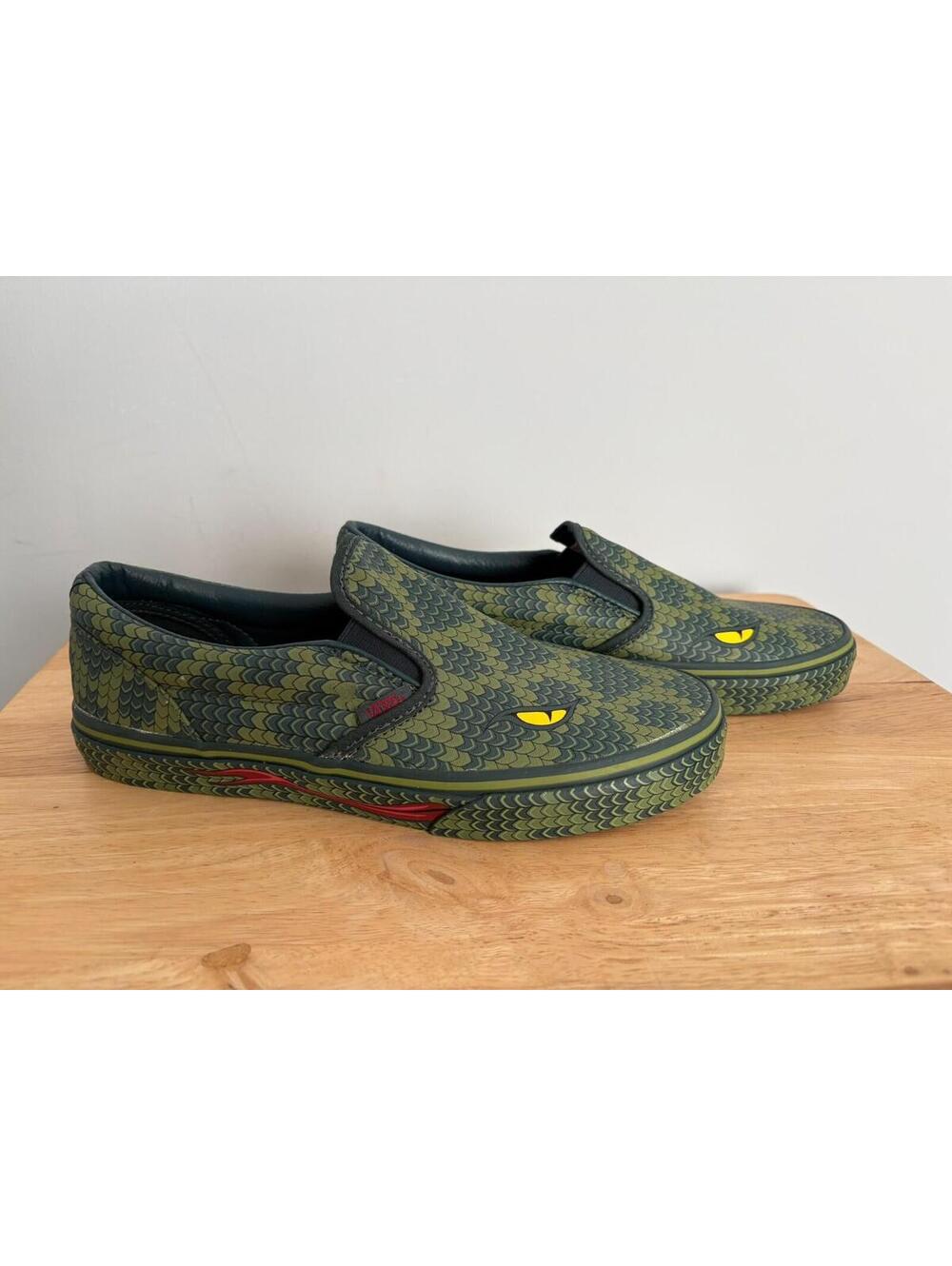 Vans Classic Slip On Sneakers Reptile Snake Kids Size 7,  EUR 39 Green NWOB